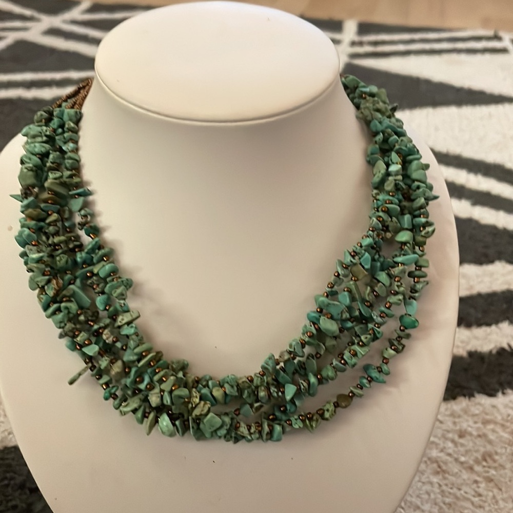 Turquoise bead necklace